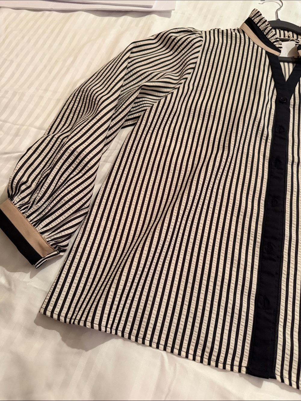 JODIFL Black & White Striped Long-Sleeve Dress Shirt - Picture 6 of 16
